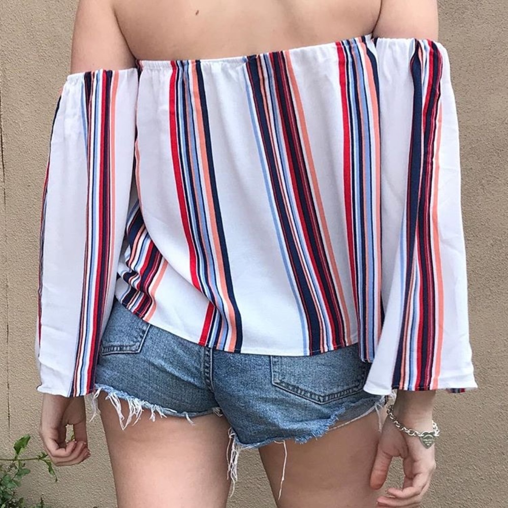 Flowy off the shoulder top!!